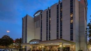 DoubleTree by Hilton Philadelphia Airport Parking
