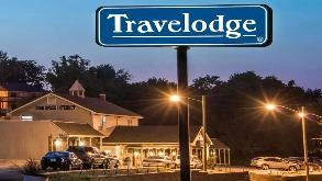Travelodge by Wyndham MCI Airport Parking