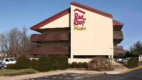 Red Roof Inn PLUS PHL Airport Parking (No Shuttle)